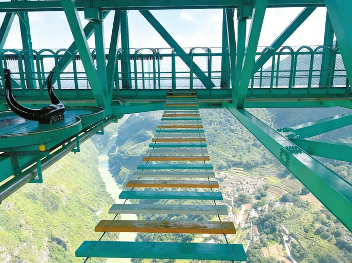 空中栈道.png